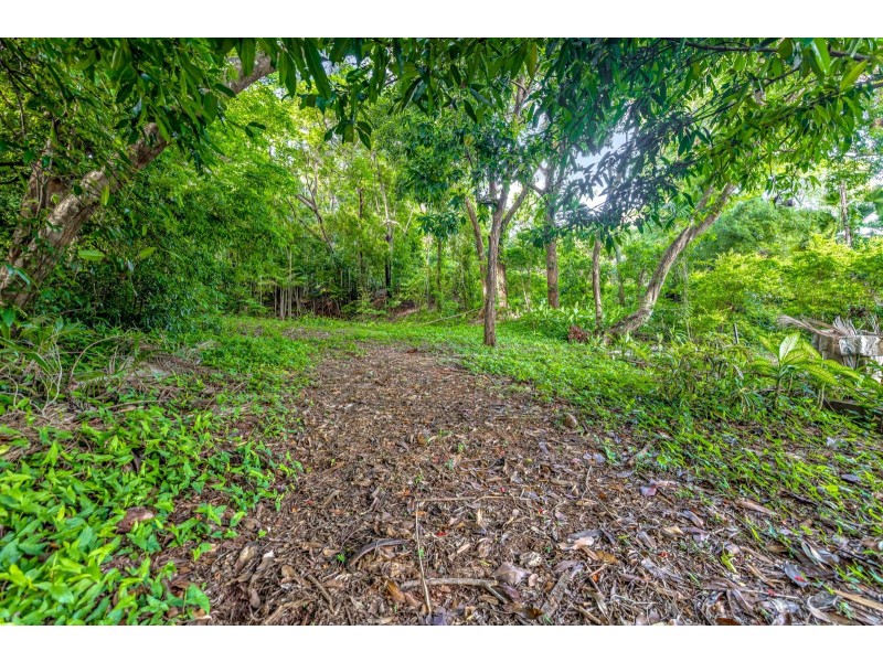 26 Collins Avenue, Edge Hill QLD 4870