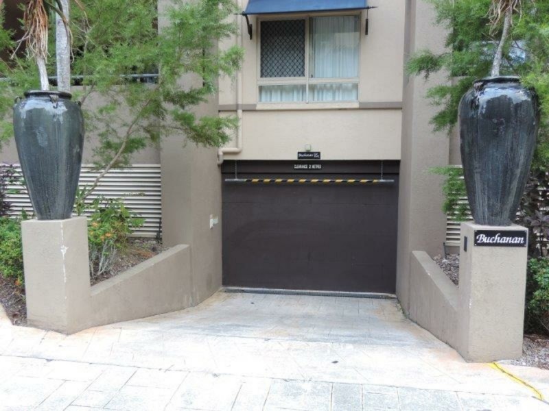 1401/2 Greenslopes Street, Cairns North QLD 4870
