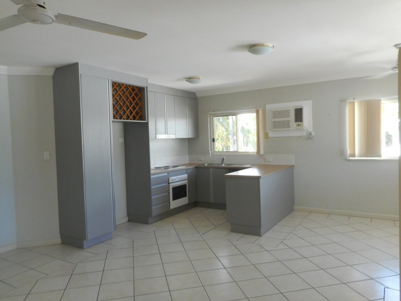 4/5 Lily Street, Cairns North QLD 4870