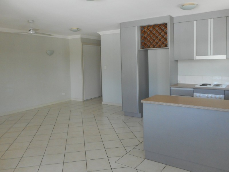 4/5 Lily Street, Cairns North QLD 4870