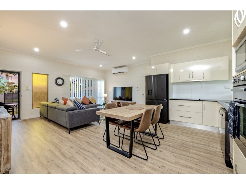 2 Redwood Street, Whitfield QLD 4870