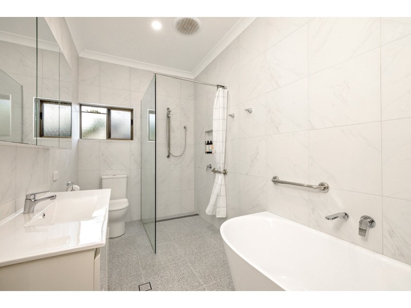 2 Redwood Street, Whitfield QLD 4870