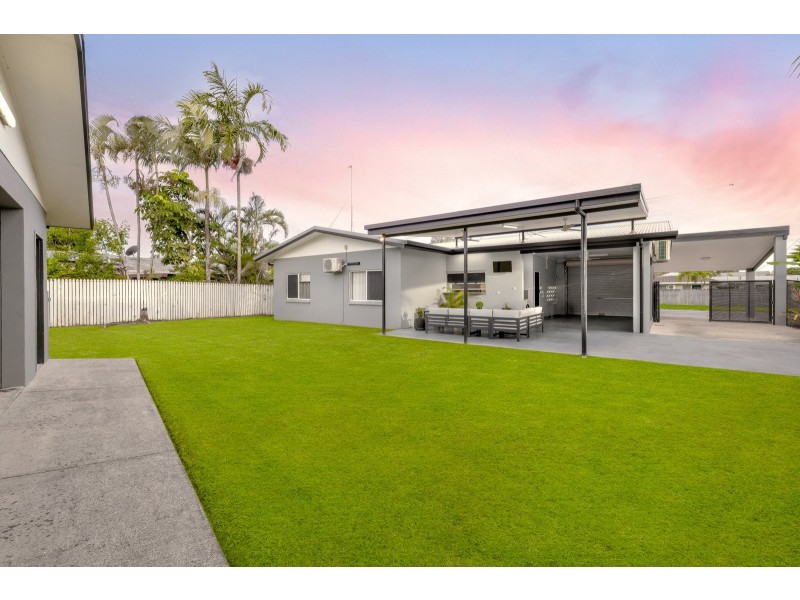 2 Redwood Street, Whitfield QLD 4870