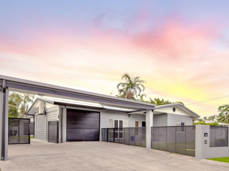 2 Redwood Street, Whitfield QLD 4870