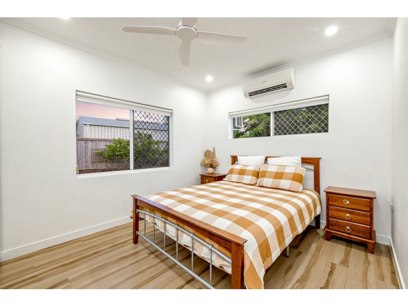 12 Winfield Street, Whitfield QLD 4870