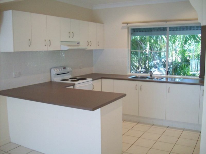 13/34 Springfield Crescent, Manoora QLD 4870