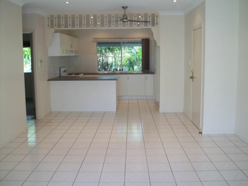 13/34 Springfield Crescent, Manoora QLD 4870