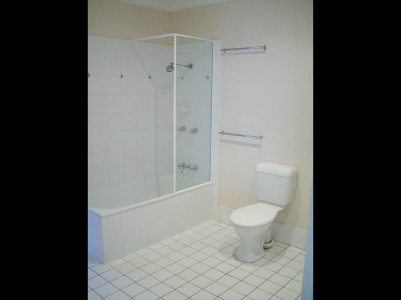 13/34 Springfield Crescent, Manoora QLD 4870