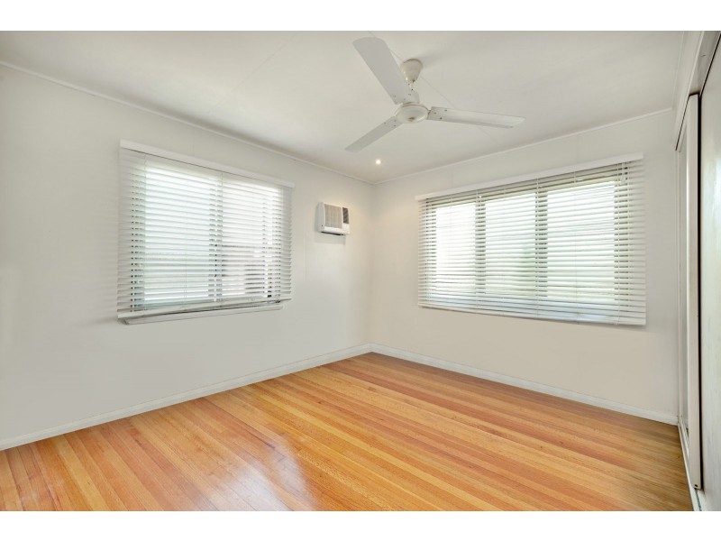 196 Greenslopes Street, Edge Hill QLD 4870