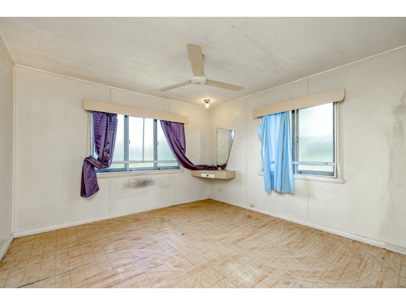 196 Greenslopes Street, Edge Hill QLD 4870