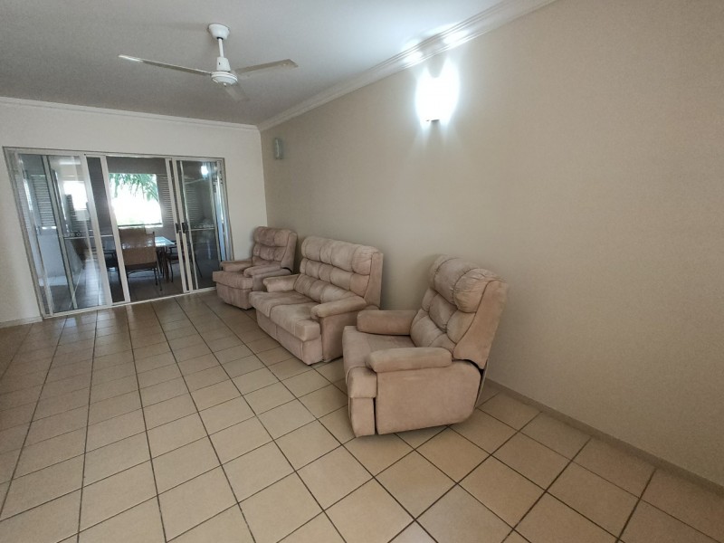 209/2-8 Centenary Close, Manoora QLD 4870