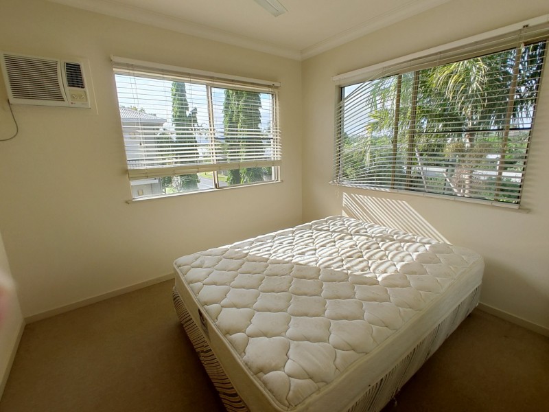 209/2-8 Centenary Close, Manoora QLD 4870