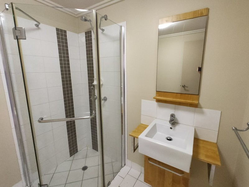 209/2-8 Centenary Close, Manoora QLD 4870