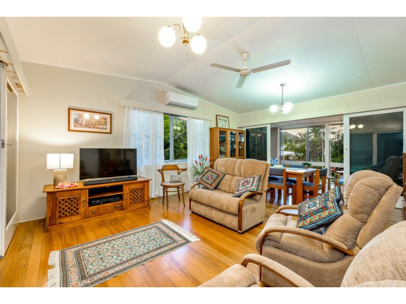 22 Bradford Street, Whitfield QLD 4870