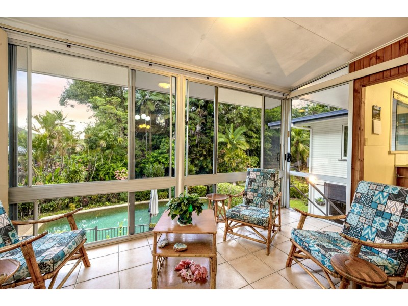 22 Bradford Street, Whitfield QLD 4870