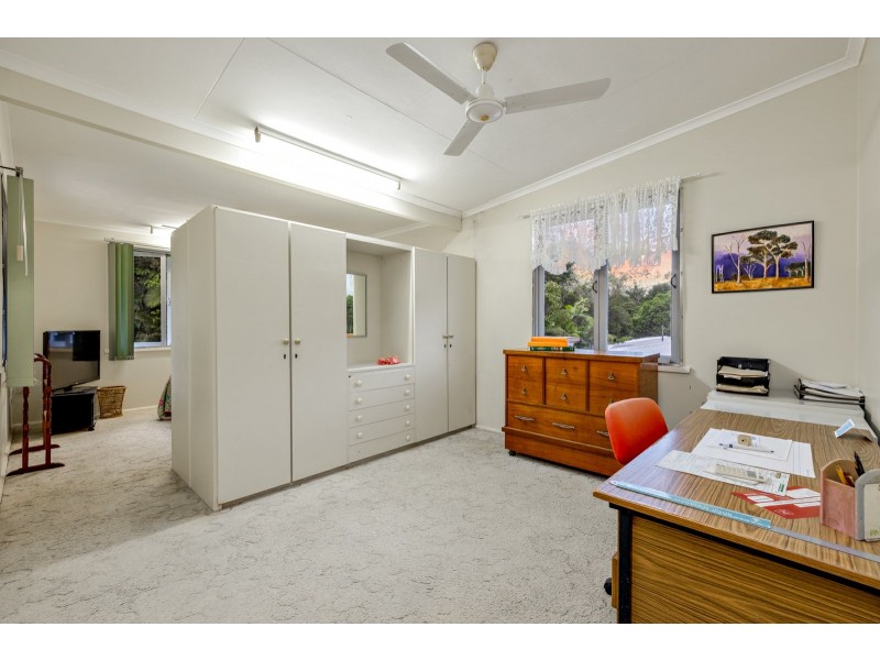 22 Bradford Street, Whitfield QLD 4870