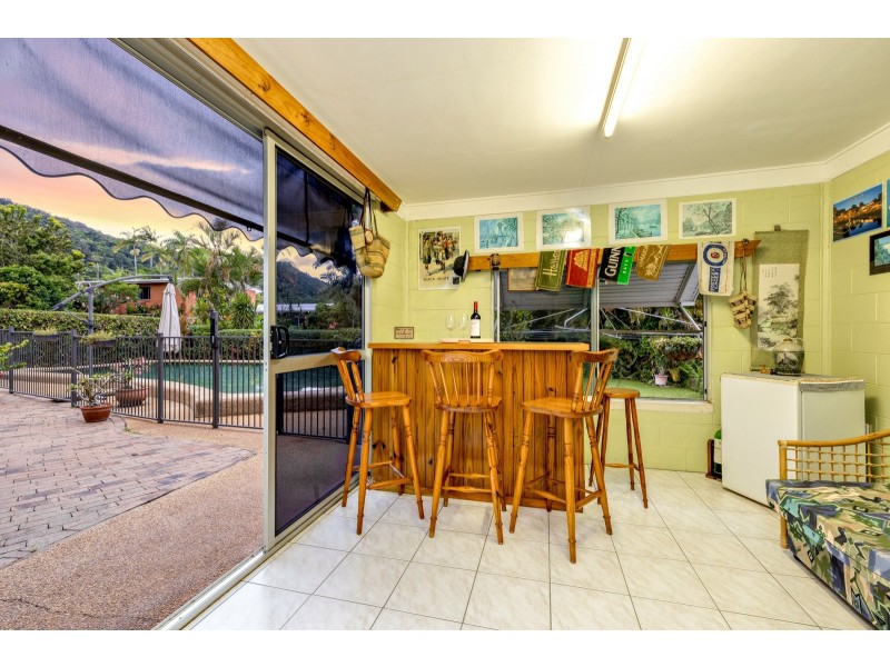 22 Bradford Street, Whitfield QLD 4870