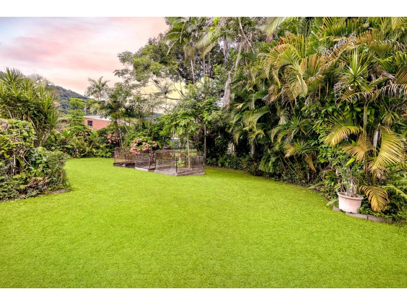 22 Bradford Street, Whitfield QLD 4870