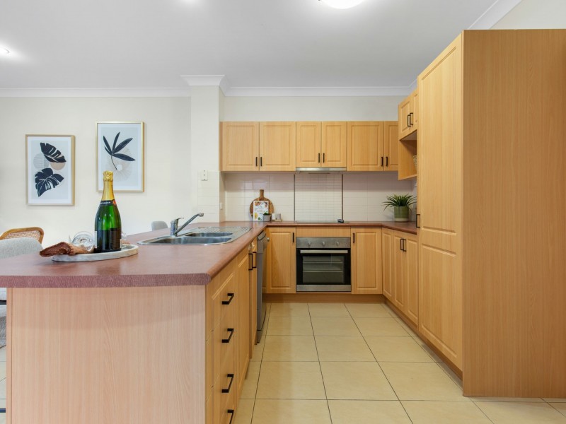 24 Chesterfield Close, Brinsmead QLD 4870