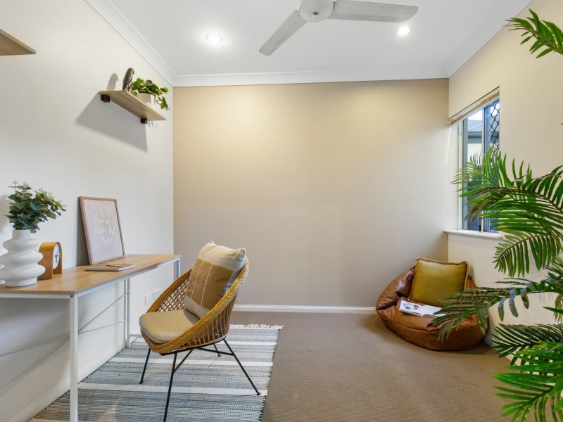 24 Chesterfield Close, Brinsmead QLD 4870