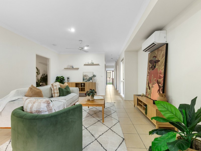 24 Chesterfield Close, Brinsmead QLD 4870