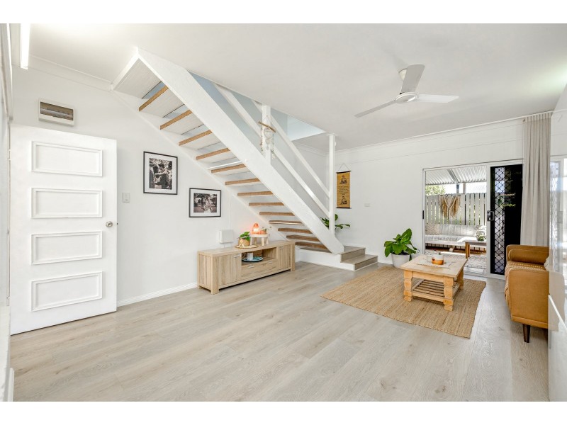 4/11 Crathern Close, Edge Hill QLD 4870