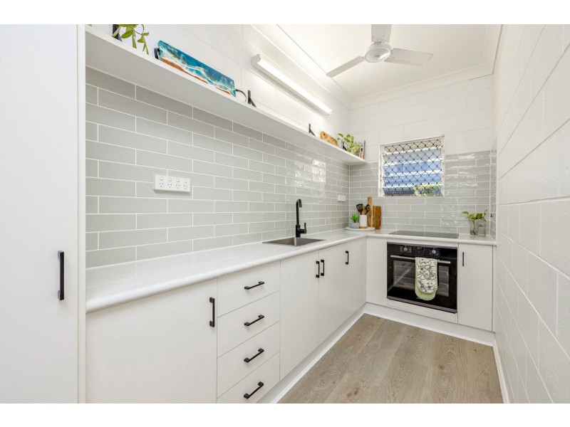 4/11 Crathern Close, Edge Hill QLD 4870