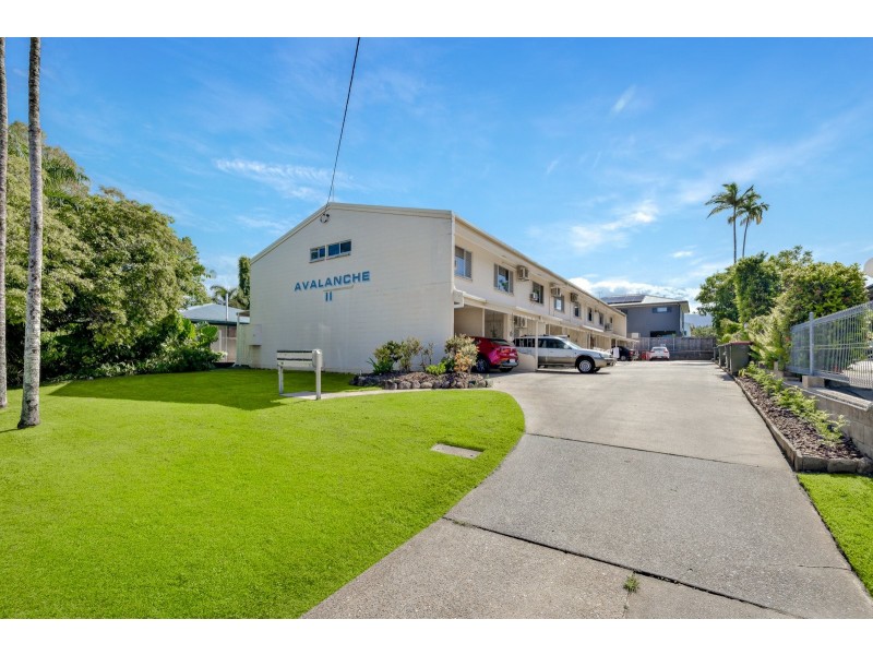 4/11 Crathern Close, Edge Hill QLD 4870