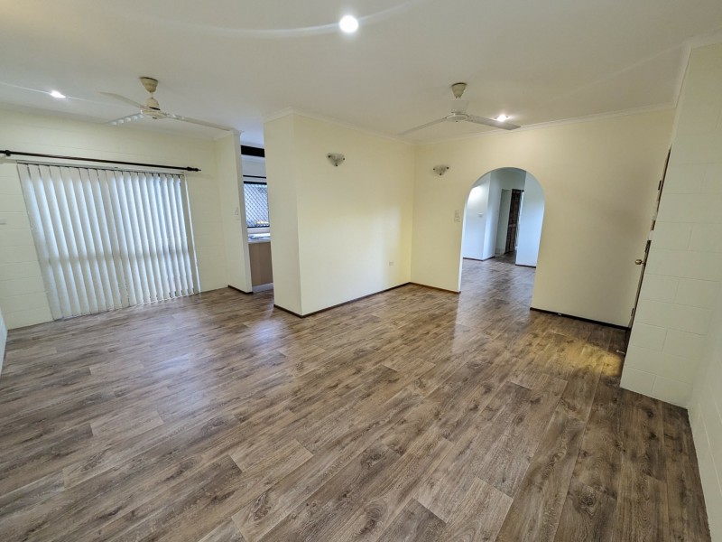 3 Hector Close, Westcourt QLD 4870