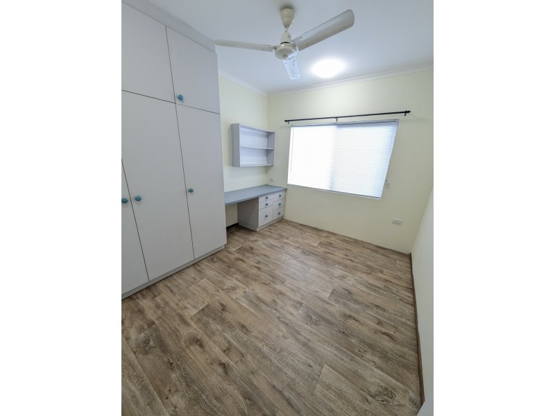 3 Hector Close, Westcourt QLD 4870