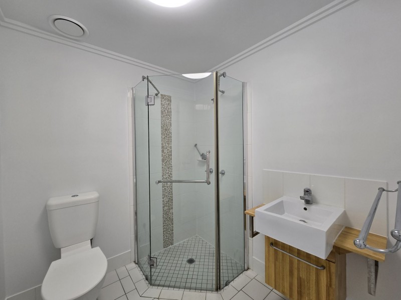 126/22 Ward Street, Mooroobool QLD 4870