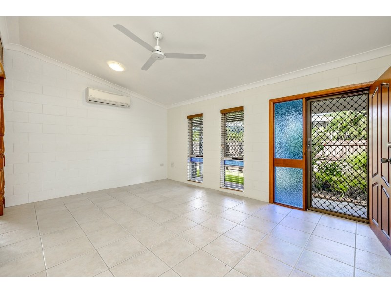 1/1 Redwood Street, Whitfield QLD 4870