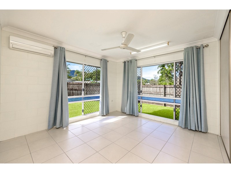 1/1 Redwood Street, Whitfield QLD 4870
