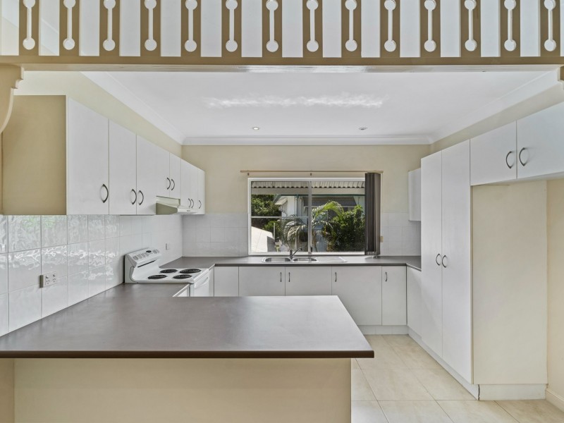 13/34 Springfield Crescent, Manoora QLD 4870