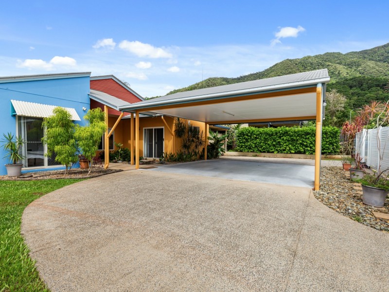 81 Michaelangelo Drive, Redlynch QLD 4870