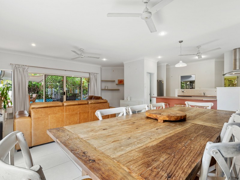 81 Michaelangelo Drive, Redlynch QLD 4870