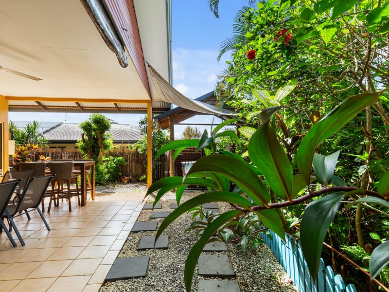 81 Michaelangelo Drive, Redlynch QLD 4870