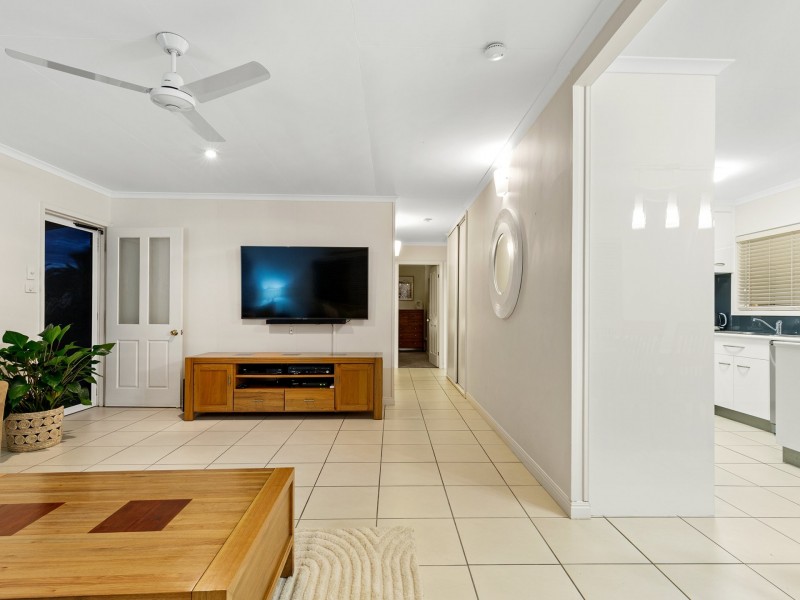 18 Card Avenue, Manunda QLD 4870