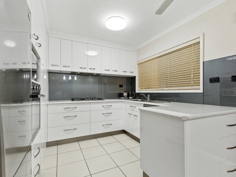 18 Card Avenue, Manunda QLD 4870