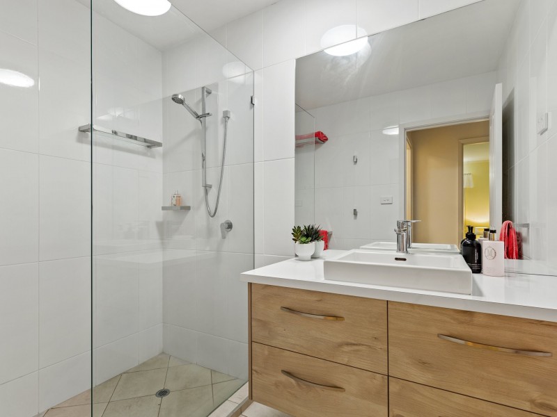 18 Card Avenue, Manunda QLD 4870