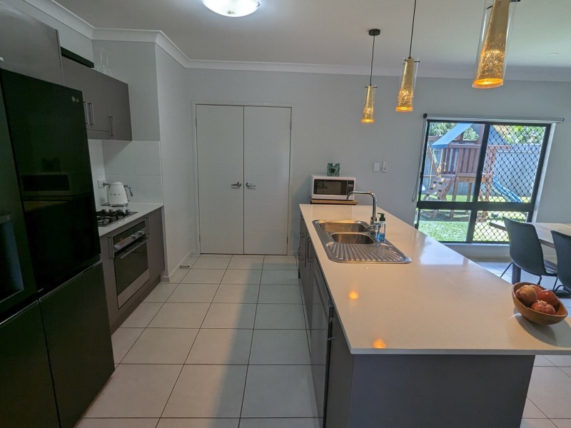 10 Quarterdeck Street, Trinity Beach QLD 4879