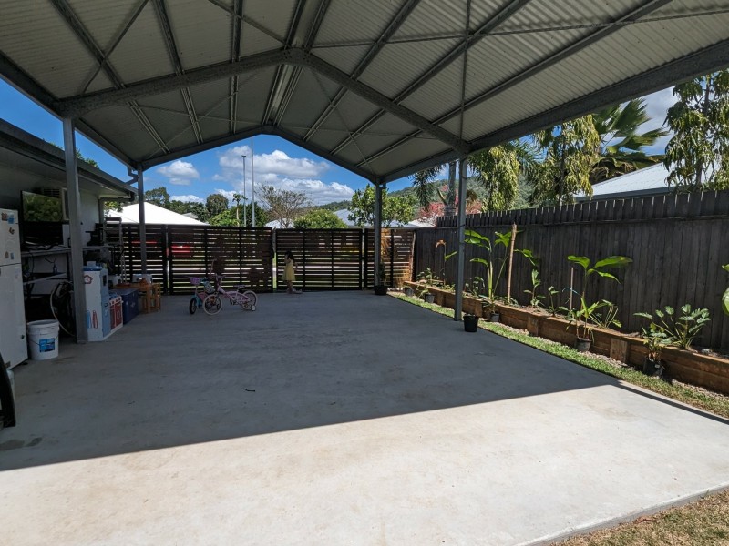 10 Quarterdeck Street, Trinity Beach QLD 4879