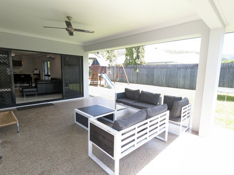 10 Quarterdeck Street, Trinity Beach QLD 4879
