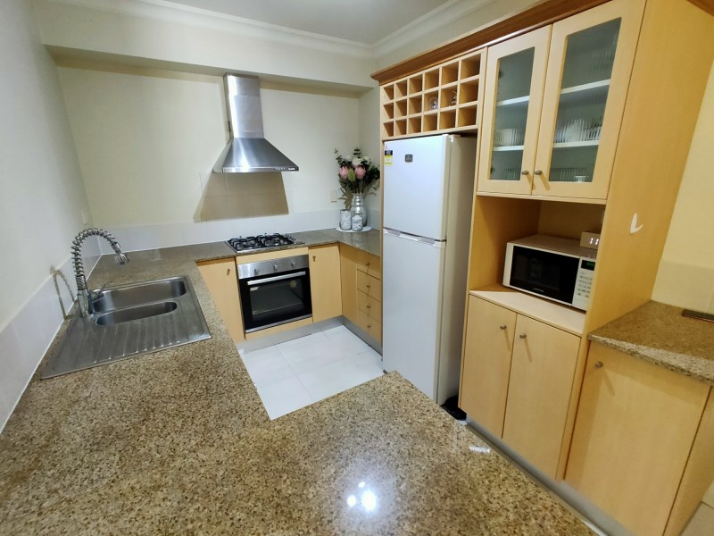 1625/2 Greenslopes Street, Cairns North QLD 4870