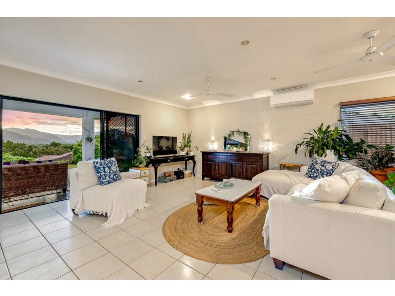 19 Findlay Street, Brinsmead QLD 4870
