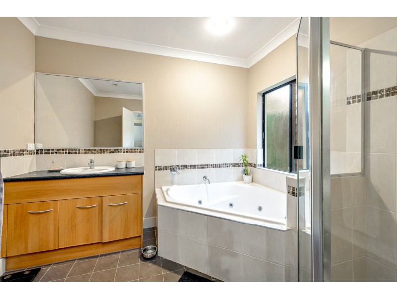 19 Findlay Street, Brinsmead QLD 4870