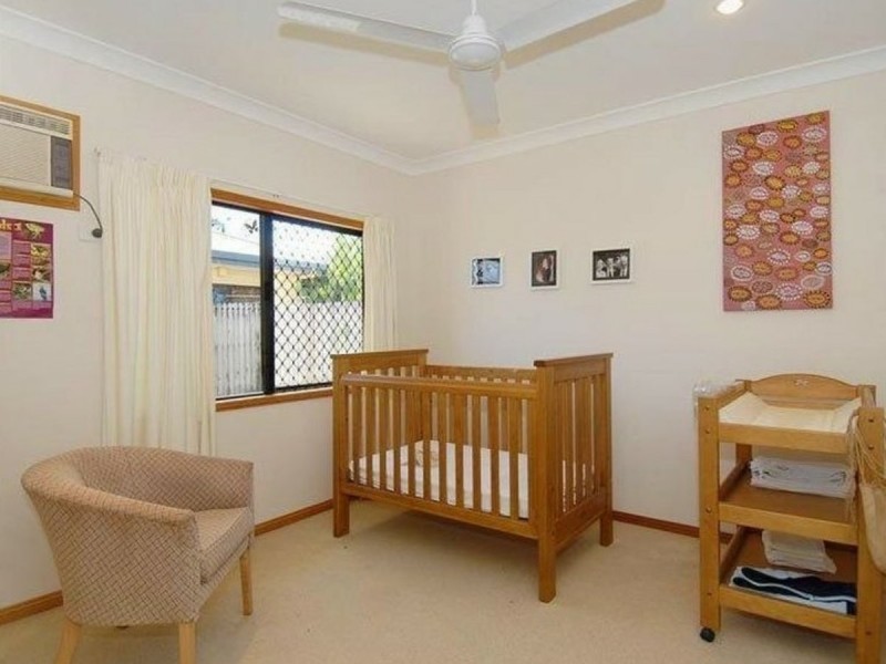 13 St Albans Close, Brinsmead QLD 4870