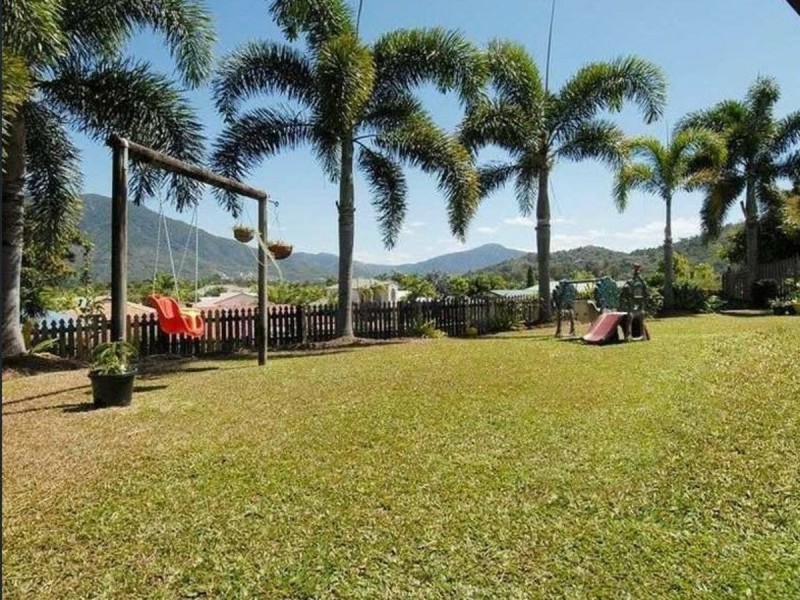 13 St Albans Close, Brinsmead QLD 4870