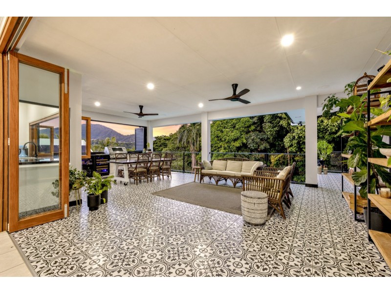 31 Gloucester Street, Whitfield QLD 4870