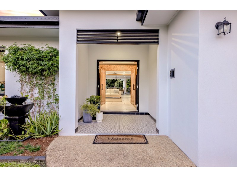 31 Gloucester Street, Whitfield QLD 4870